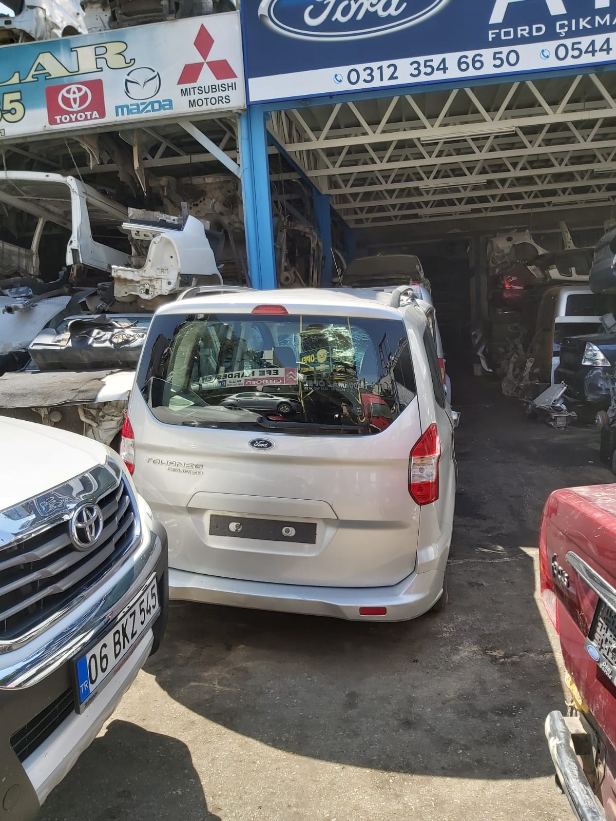 2017 Ford courier çıkma gri bagaj kapağı